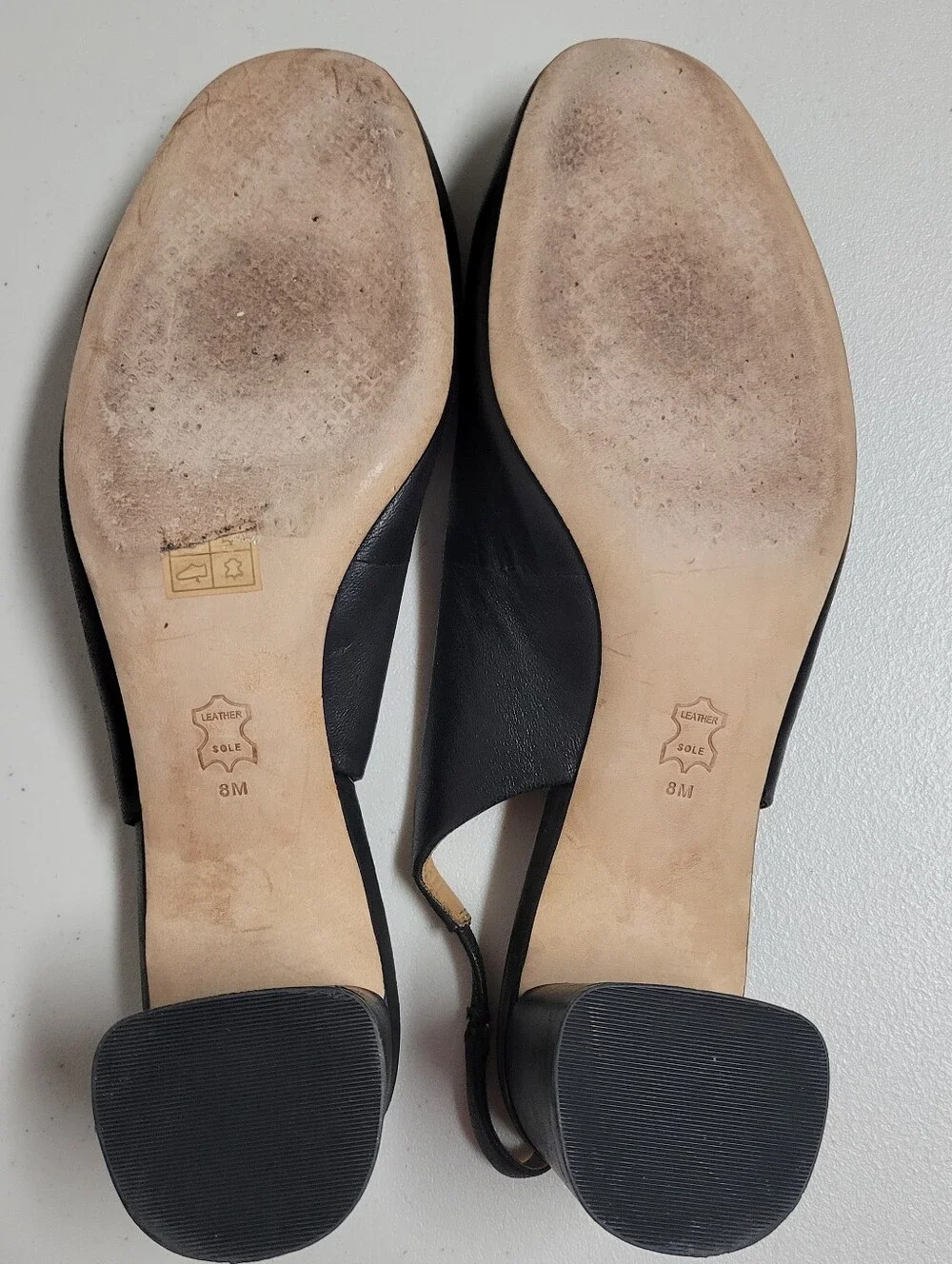 Tory Burch Benton Leather Slongback Pump Size 8M.